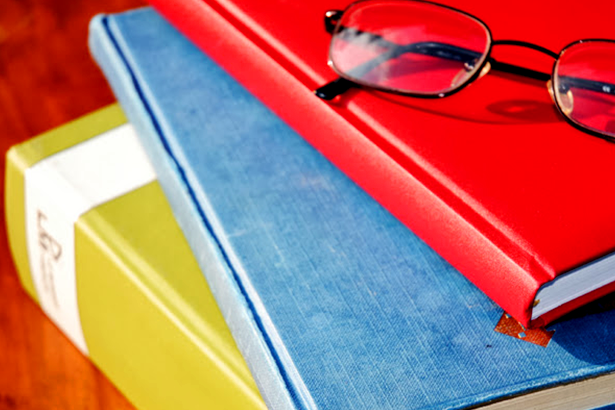 Palabras y Expresiones - LOS ADJETIVOS DEMOSTRATIVOS